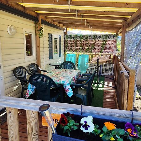 Mobilhome Au Camping Les Salins De La Gardiole Ex Camping Europe Вик-ла-Гардьоль Экстерьер фото