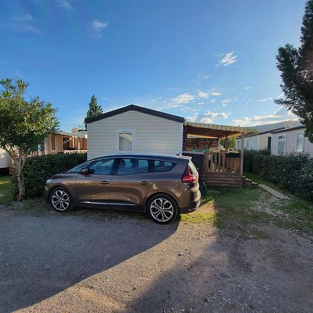 Mobilhome Au Camping Les Salins De La Gardiole Ex Camping Europe Вик-ла-Гардьоль Экстерьер фото