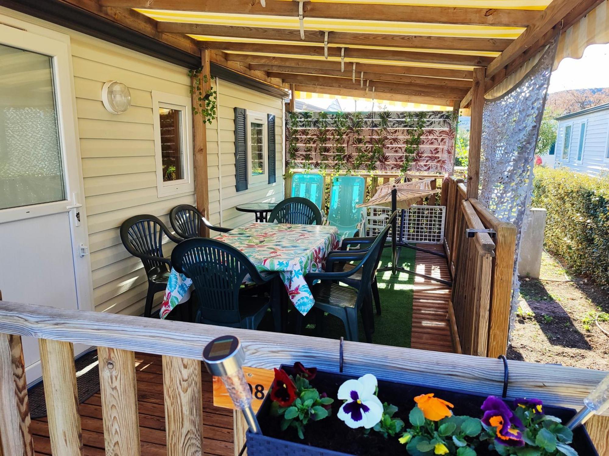 Mobilhome Au Camping Les Salins De La Gardiole Ex Camping Europe Вик-ла-Гардьоль Экстерьер фото