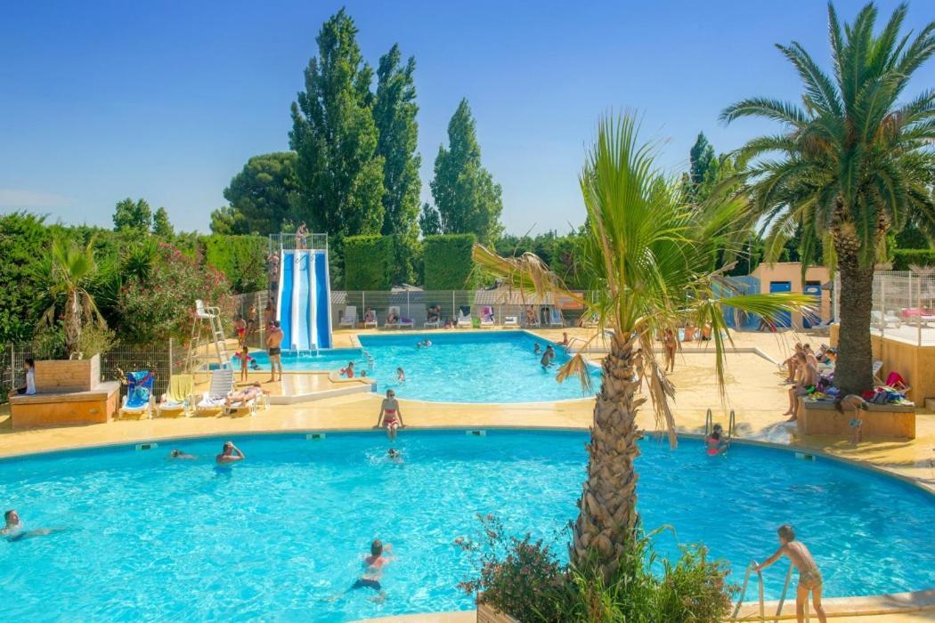 Mobilhome Au Camping Les Salins De La Gardiole Ex Camping Europe Вик-ла-Гардьоль Экстерьер фото