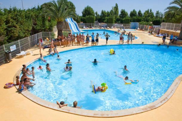 Mobilhome Au Camping Les Salins De La Gardiole Ex Camping Europe Вик-ла-Гардьоль Экстерьер фото
