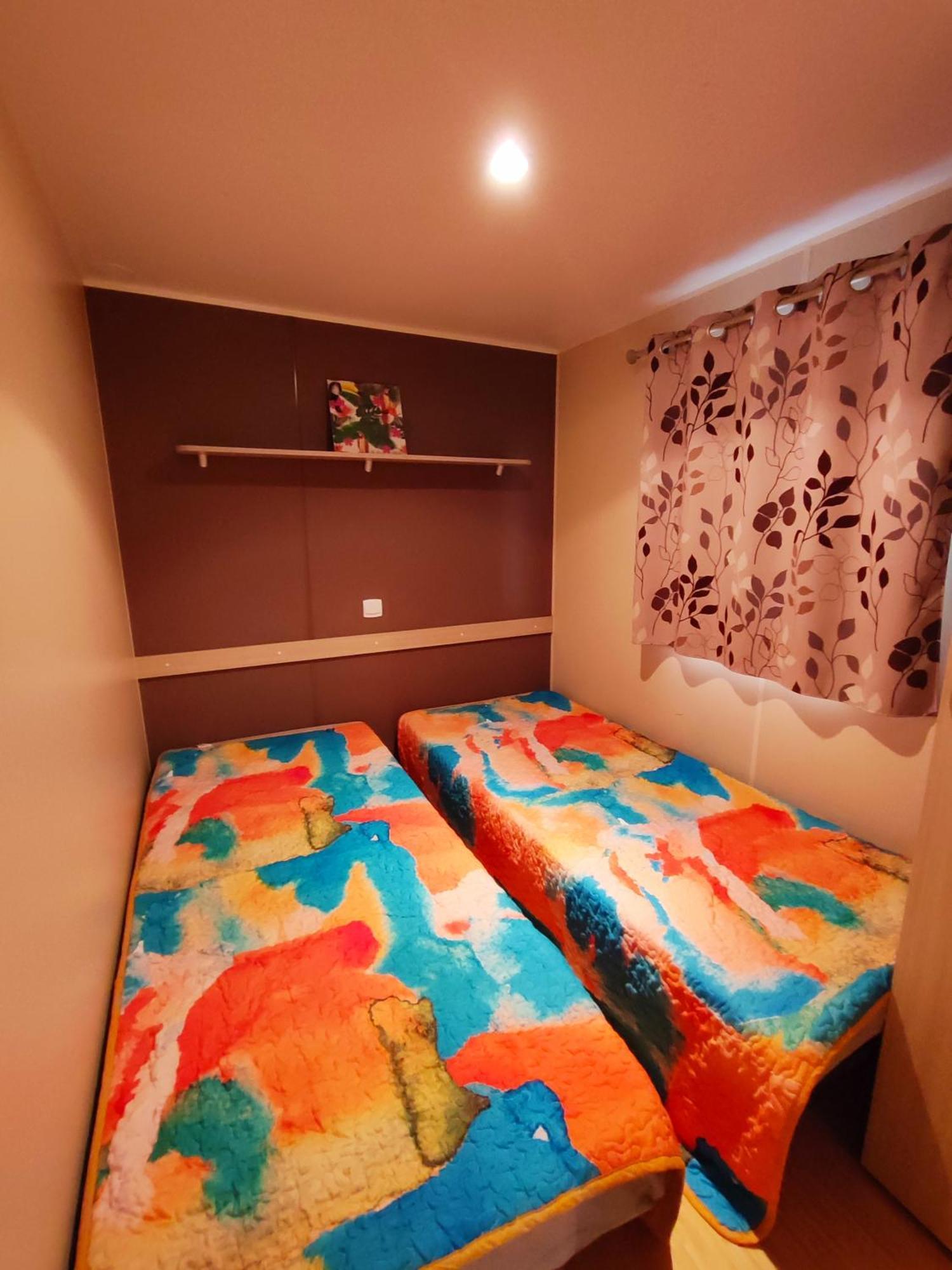 Mobilhome Au Camping Les Salins De La Gardiole Ex Camping Europe Вик-ла-Гардьоль Экстерьер фото