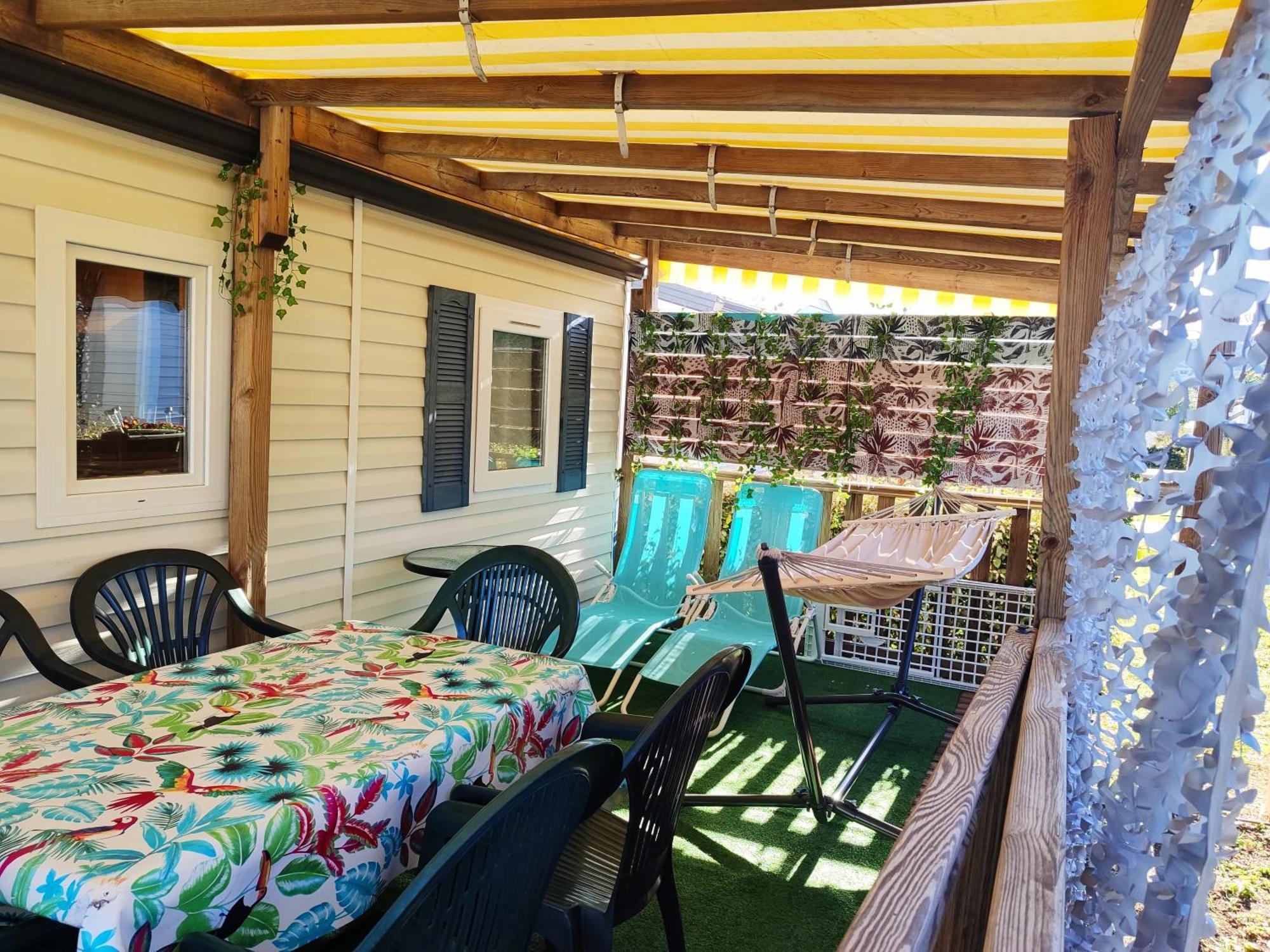 Mobilhome Au Camping Les Salins De La Gardiole Ex Camping Europe Вик-ла-Гардьоль Экстерьер фото