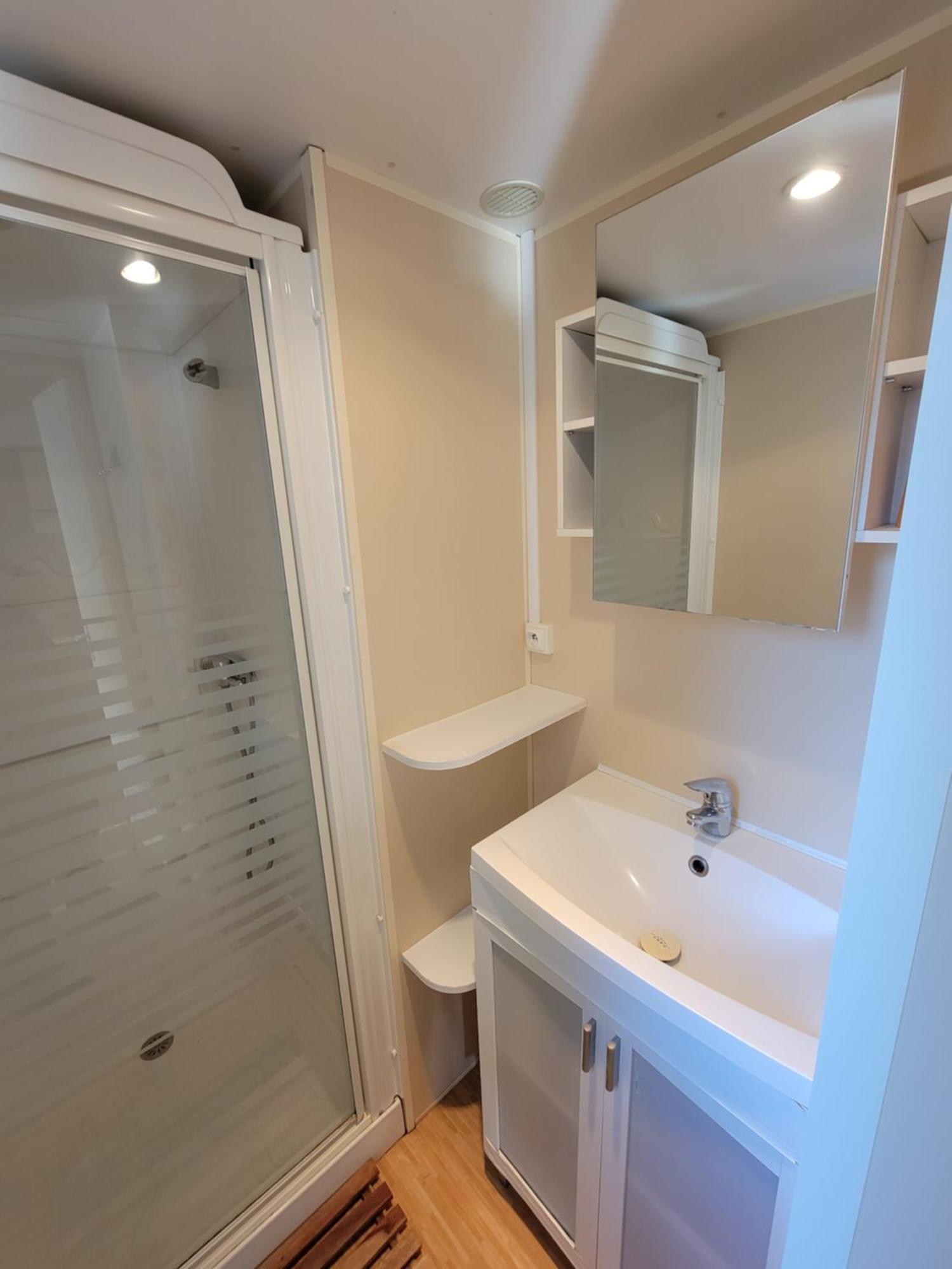 Mobilhome Au Camping Les Salins De La Gardiole Ex Camping Europe Вик-ла-Гардьоль Экстерьер фото