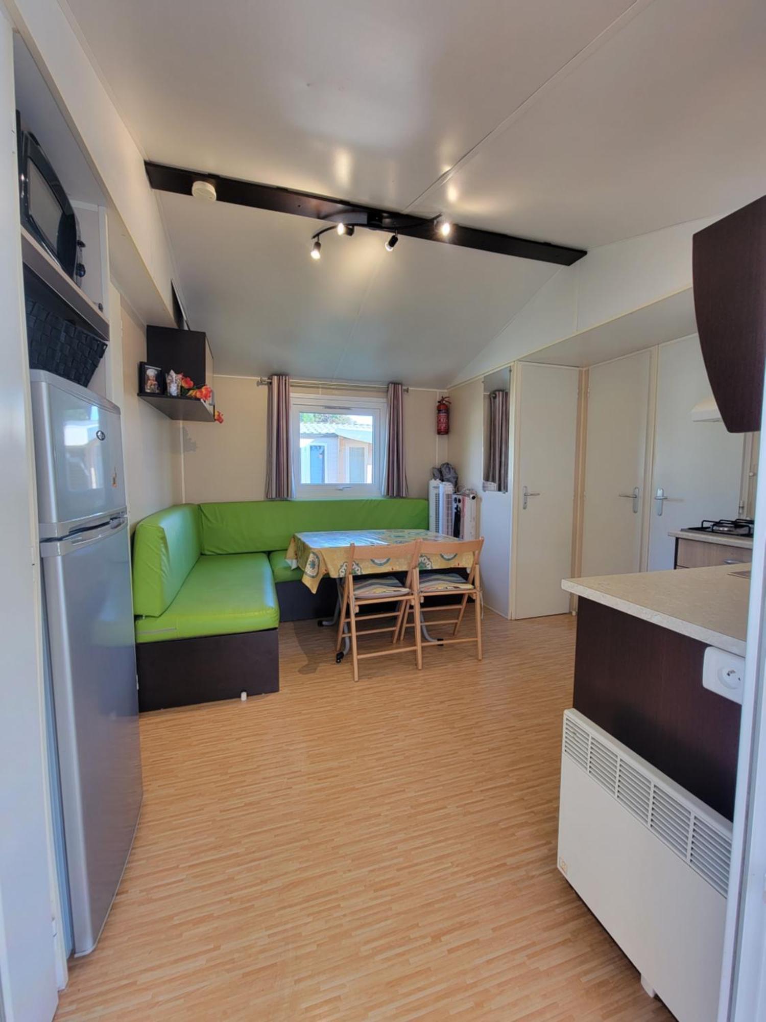 Mobilhome Au Camping Les Salins De La Gardiole Ex Camping Europe Вик-ла-Гардьоль Экстерьер фото